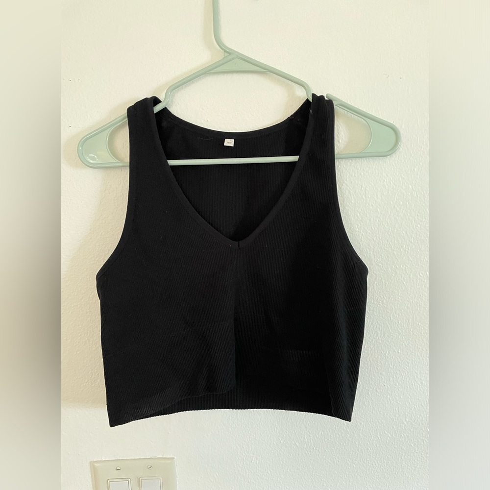Lululemon black tank